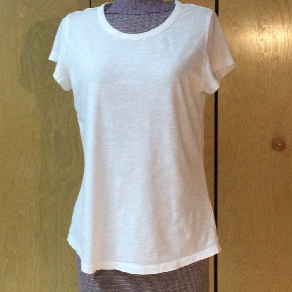 Orvis White Short-Sleeved Tee Stitched Rounded Neck Size Small